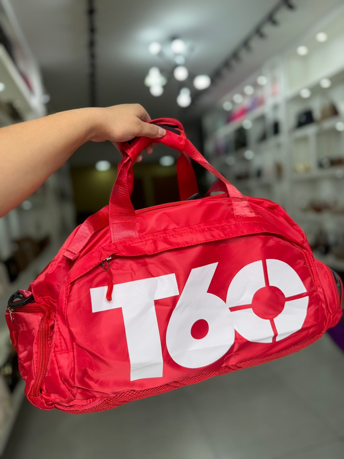 Bolsa Esportiva T60 – Prática, espaçosa e resistente!