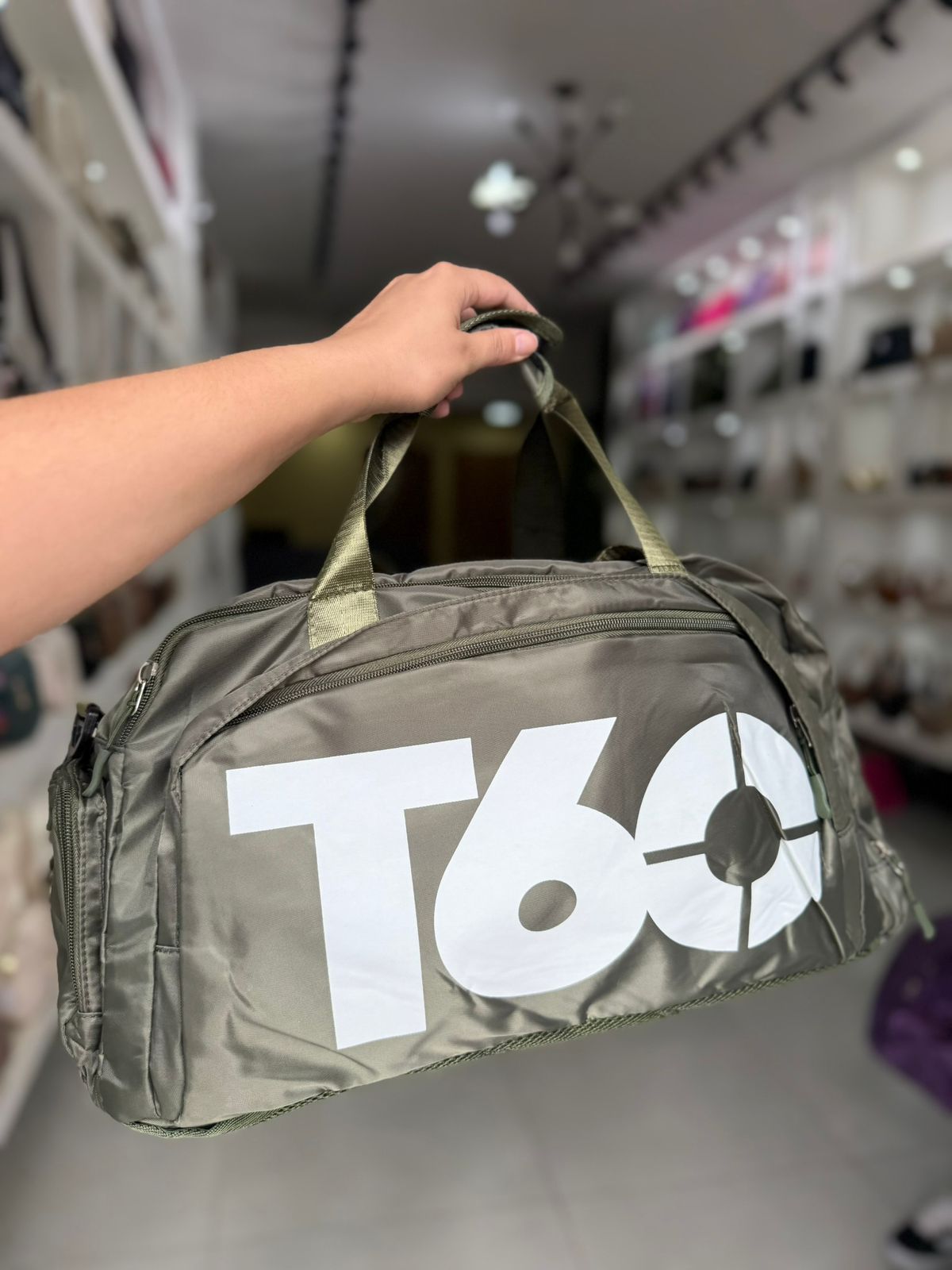 Bolsa Esportiva T60 – Prática, espaçosa e resistente!