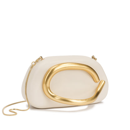 Bolsa Estruturada com Detalhe em Metal Dourado ✨