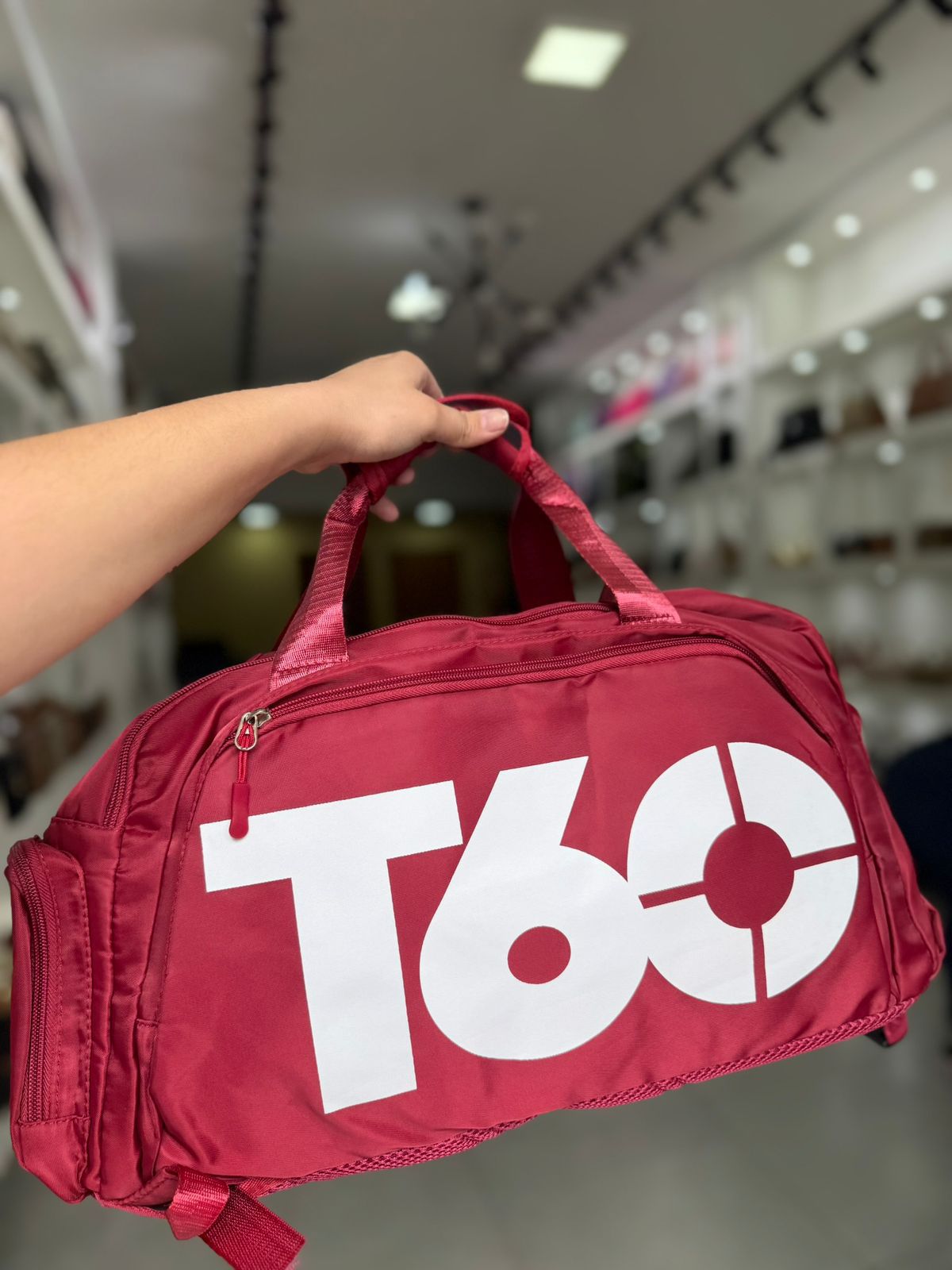 Bolsa Esportiva T60 – Prática, espaçosa e resistente!